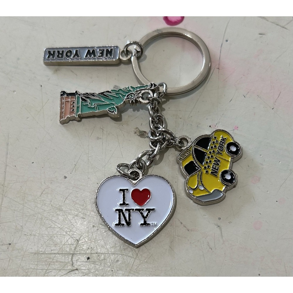 New York City 4 Charm Souvenir Keychain Statue of Liberty, NY Taxi Heart NWOT